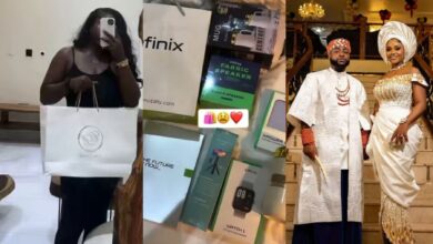 Wedding guest shows off the items she received as siuvenrirs from Davido and Chiomas wedding Kemi Filani blog min