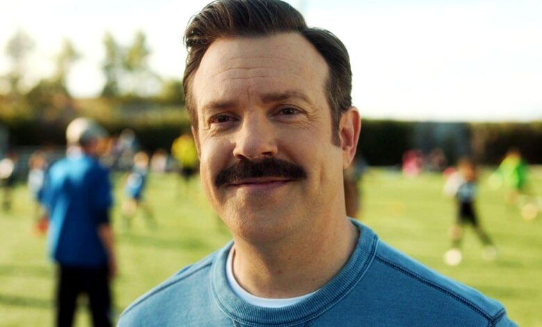 jason sudeikis as ted lasso in a scene from ted lasso season 3 episode 12 1