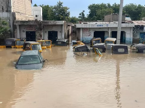 Banjir: FG mempertimbangkan 5 bendungan baru, lebih banyak sumbangan datang untuk korban Borno