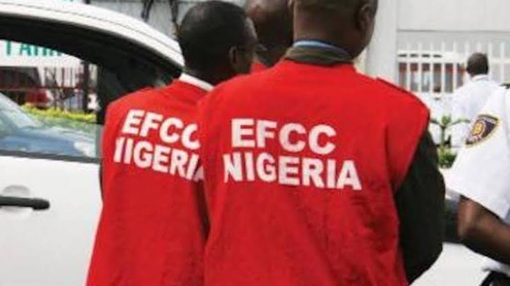 EFCC menangkap 13 tersangka penipuan internet di Sokoto