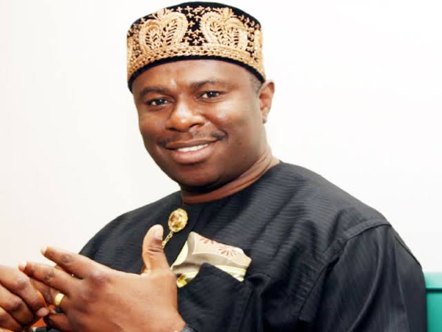 Tunji Alausa e a Grande Estratégia Educacional da Nigéria – Por Dakuku Peterside