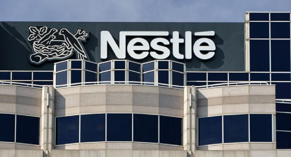 Nestlé memperbarui operasinya dan mengurangi prospek penjualan di tengah kesulitan pasar